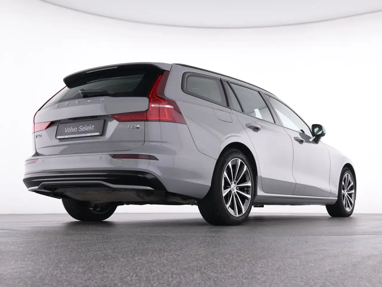 Volvo V60 T8 Recharge Plus Dark+KAM+MEMRY+LEDER — Galerie du véhicule 9