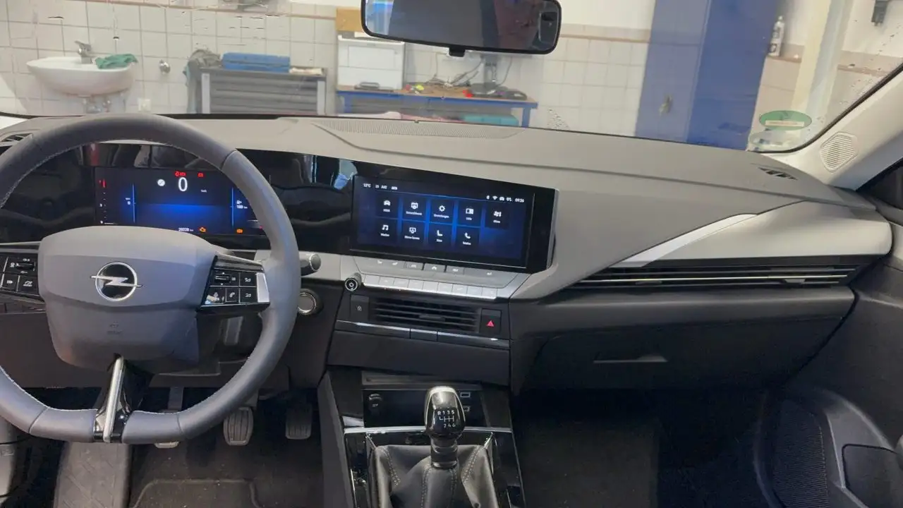 Opel Astra L ST 1.2 Edition AHK/LED/Ergo/SHZ/LHZ/PDC — معرض صور السيارة 10