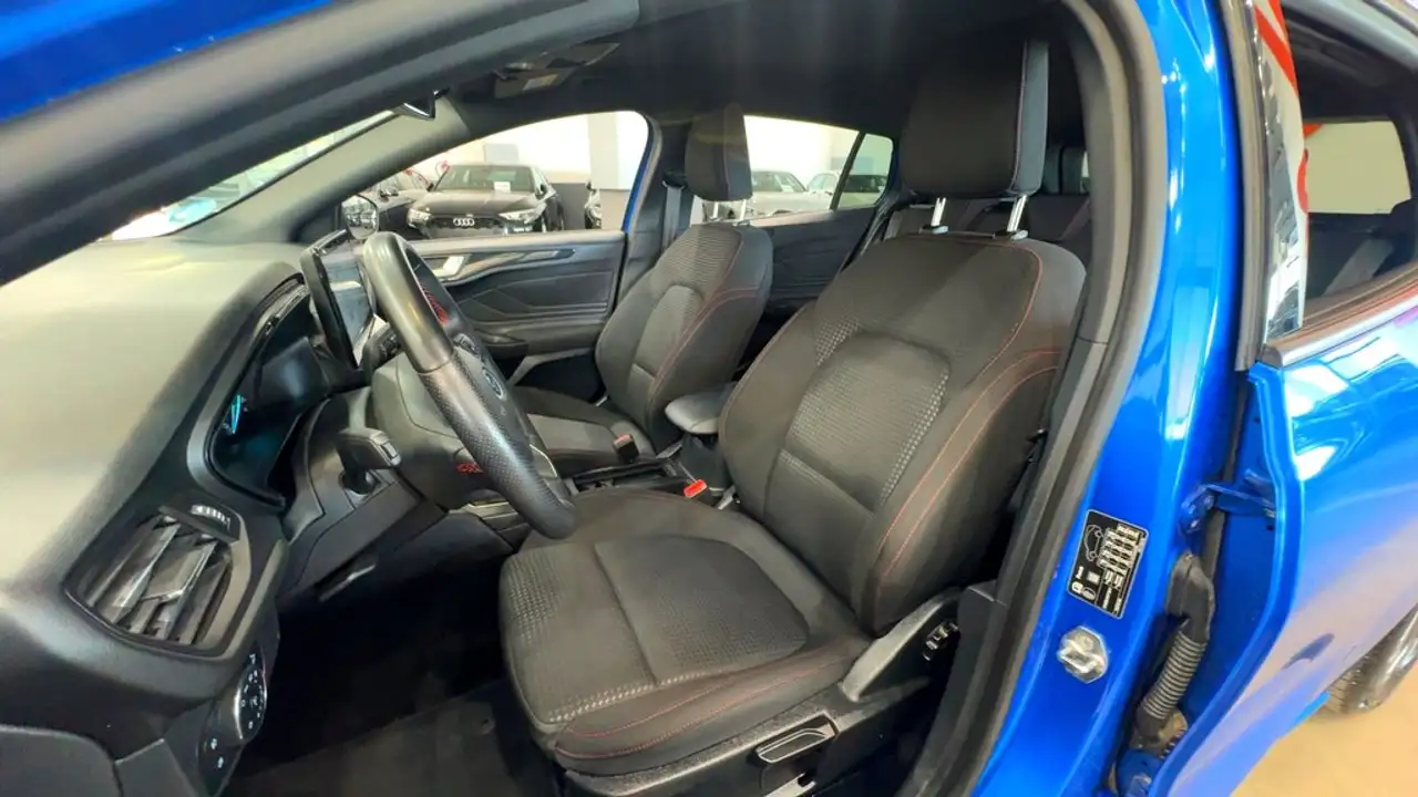 Ford Focus STLine 1.0T EcoBoost mHEV 92kW 125CV — Vehicle gallery 9