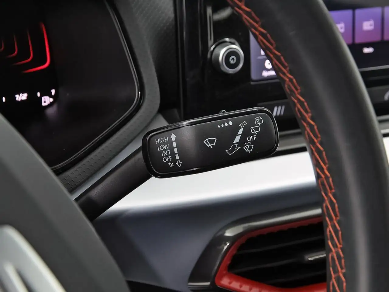 SEAT Ibiza 1.0 TSI S&S FR 85kW — Galerie du véhicule 14
