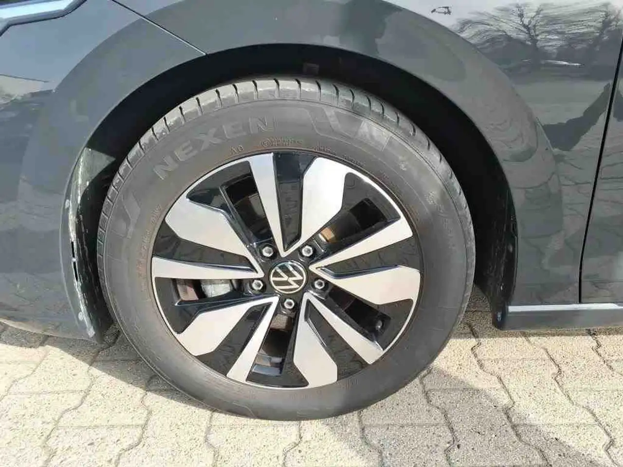 Volkswagen Golf VIII Lim. Move 1.0TSI+SHZ+ALU — معرض صور السيارة 5