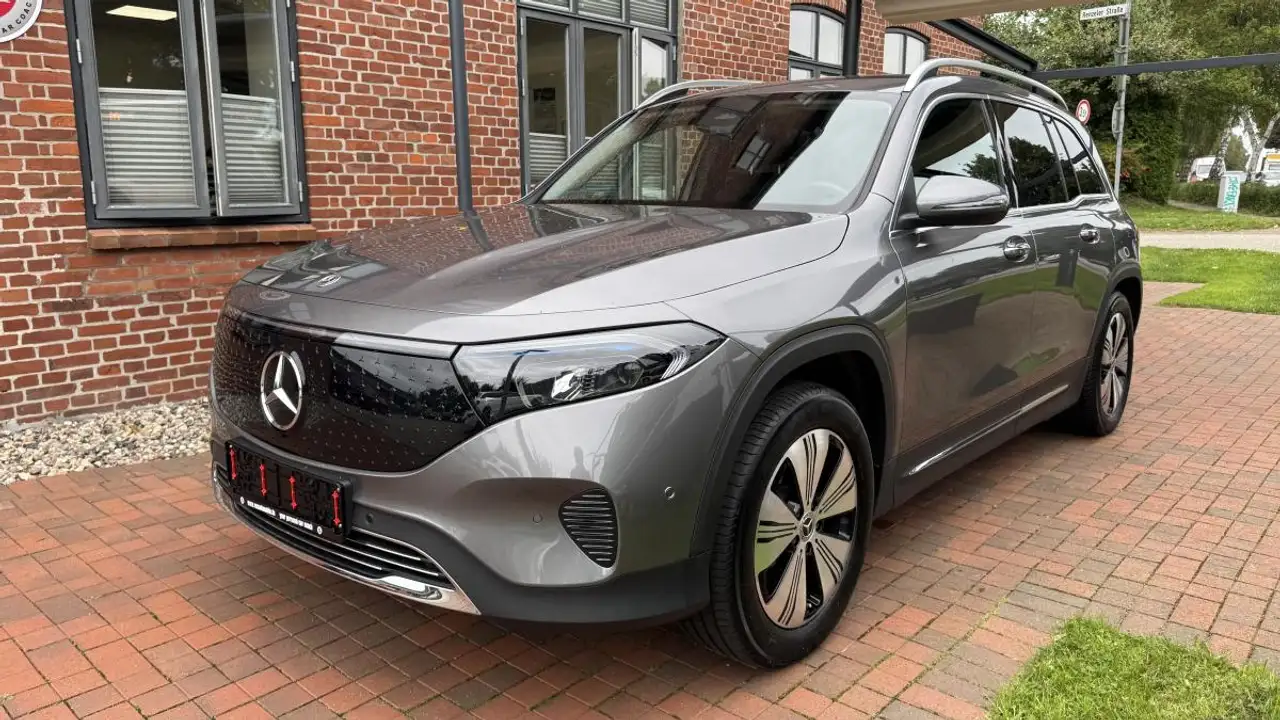 Mercedes-Benz EQB 300 EQB 300 4Matic (243.608) — Quickborn