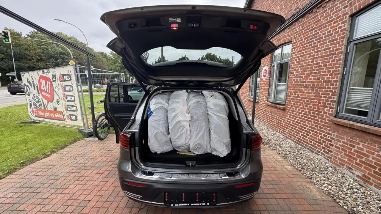 Mercedes-Benz EQB 300 EQB 300 4Matic (243.608) — Vehicle gallery 19