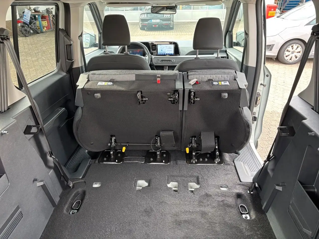 Ford Tourneo Courier 1.0 EcoBoost AUT. Titanium |AHK| — Vehicle gallery 28