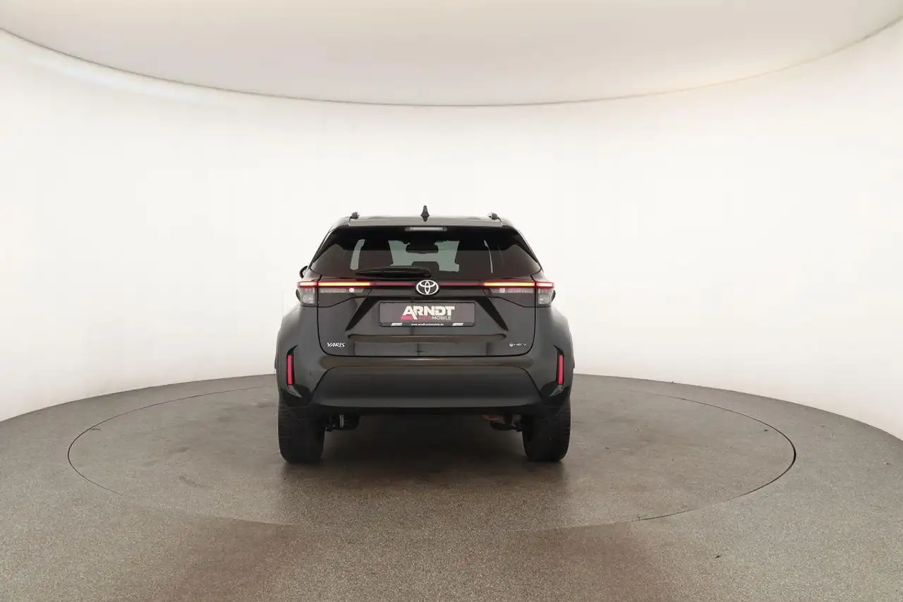 Toyota Yaris Cross CVT Team D LED Navi SHZ iACC Kam 17" — Galerie du véhicule 22