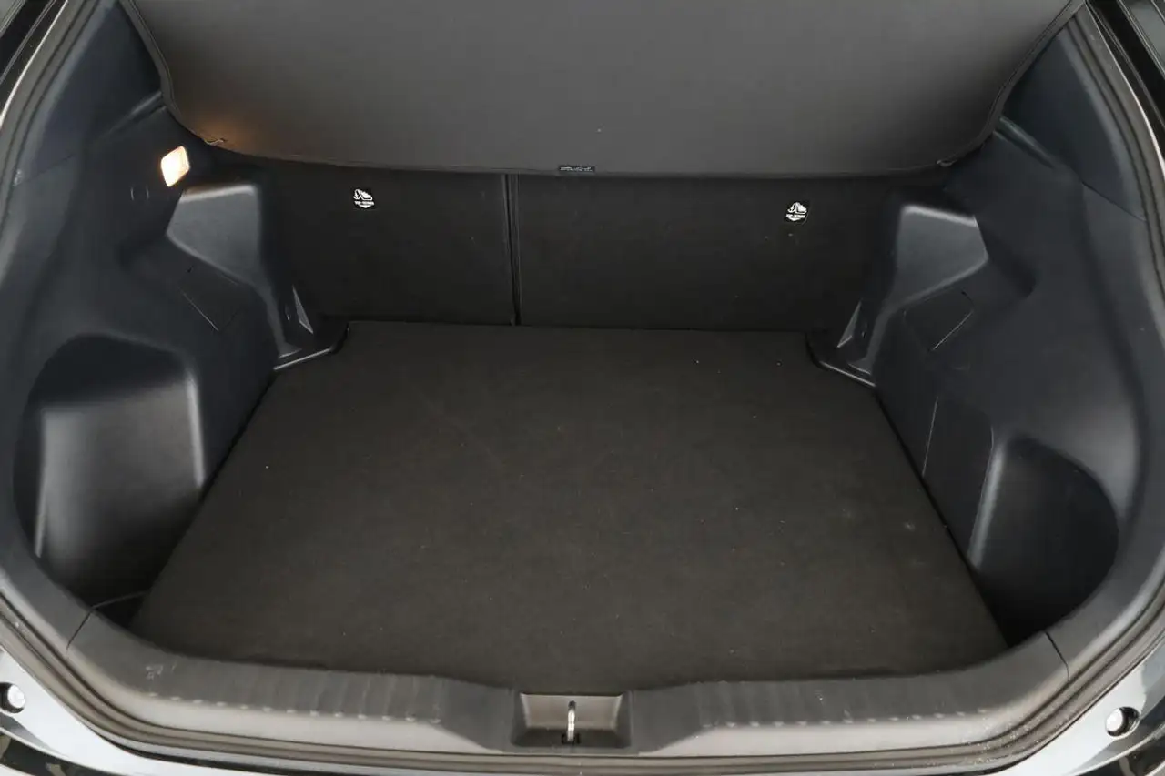 Toyota Yaris Cross CVT Team D LED Navi SHZ iACC Kam 17" — Galerie du véhicule 10