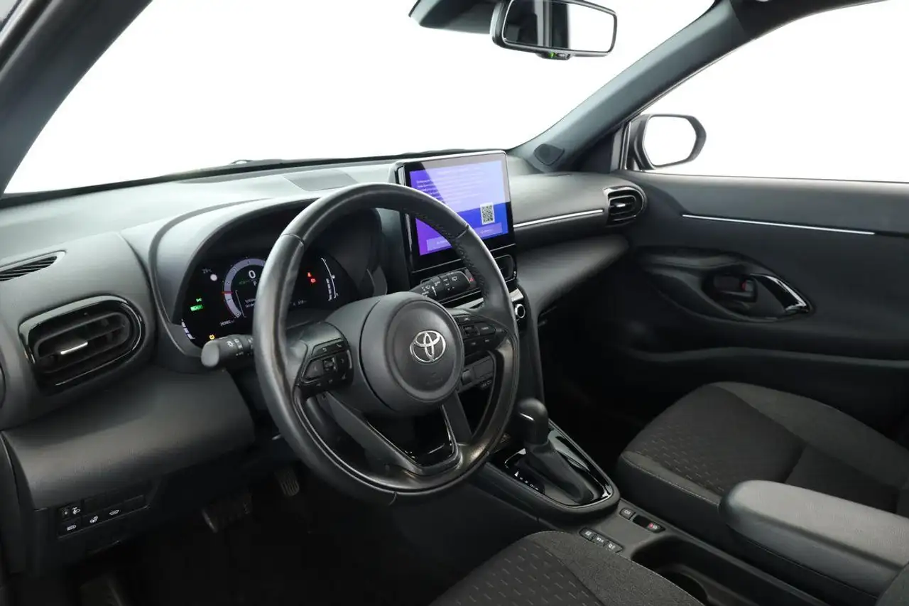Toyota Yaris Cross CVT Team D LED Navi SHZ iACC Kam 17" — Galerie du véhicule 16