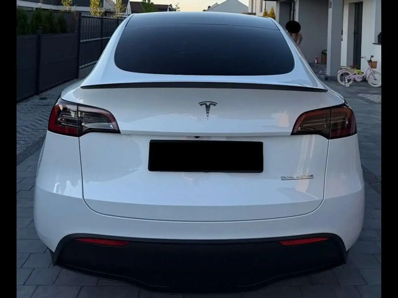 Tesla Model Y Max Range Dual AWD — معرض صور السيارة 6