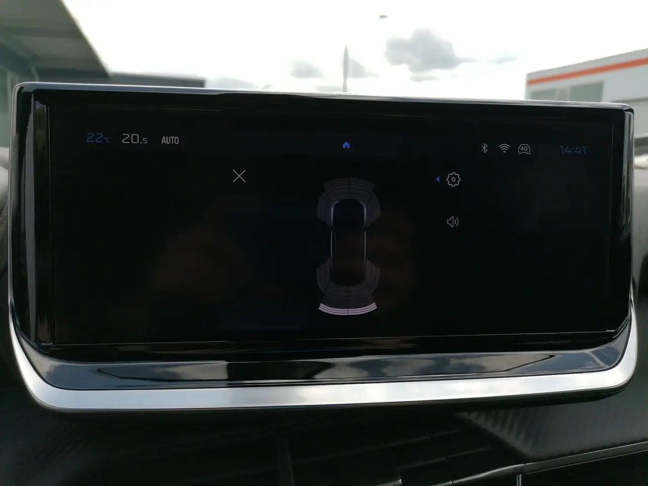 Peugeot 2008 1.2 PureTech 130 Allure AHK LED PDC KlimaA — معرض صور السيارة 20