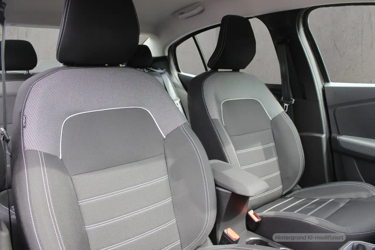 Dacia Logan — معرض صور السيارة 11