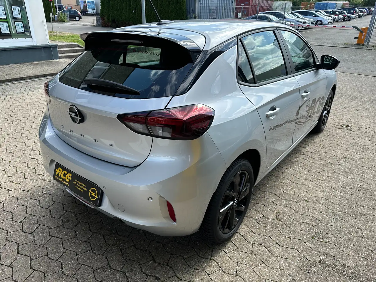 Opel Corsa 1,2 *Automatik*FACELIFT*Klima*PDC* — Vehicle gallery 3