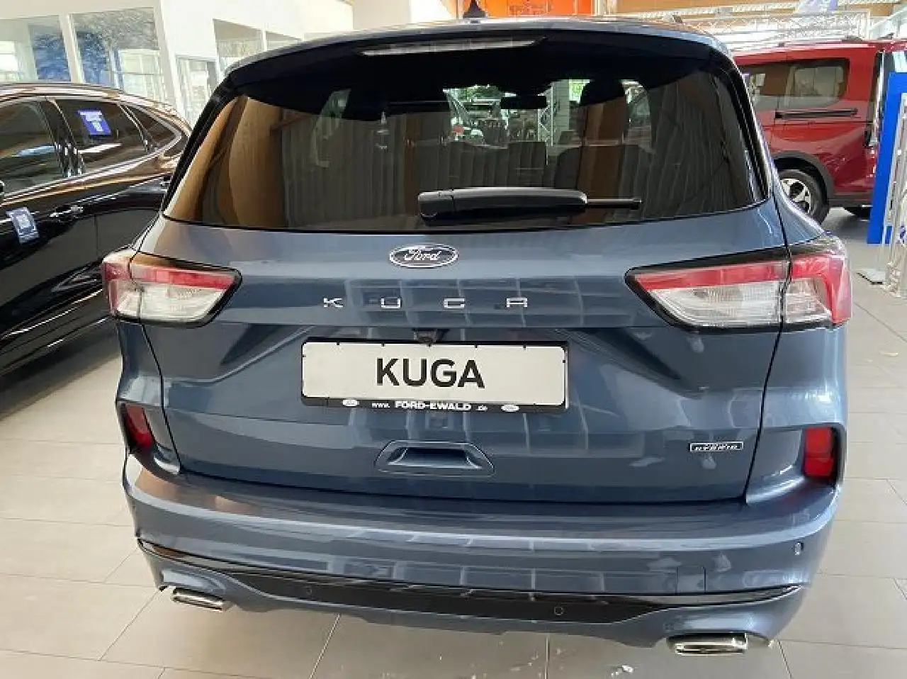 Ford Kuga Plug-In Hybrid ST-Line X — Galería del vehículo 3