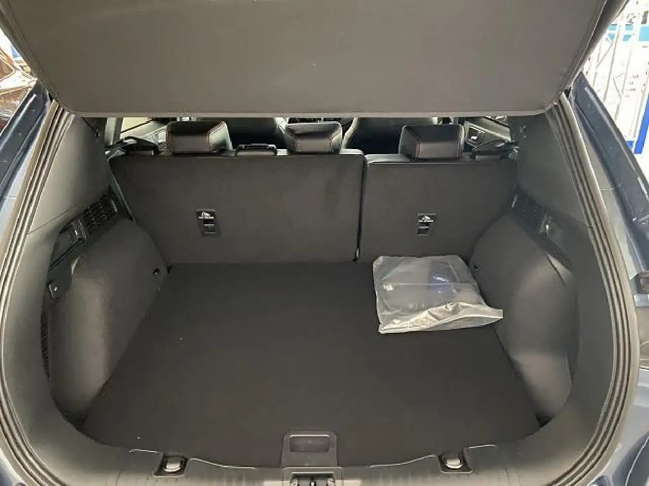 Ford Kuga Plug-In Hybrid ST-Line X — Galería del vehículo 5