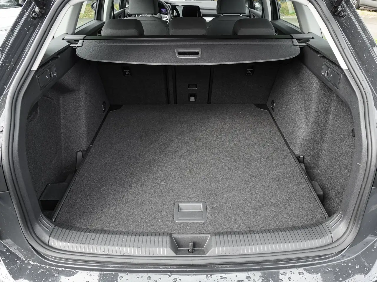 Volkswagen Golf Variant 1.5 TSI Life NAVI LED LHZ ACC SHZ — Vehicle gallery 16
