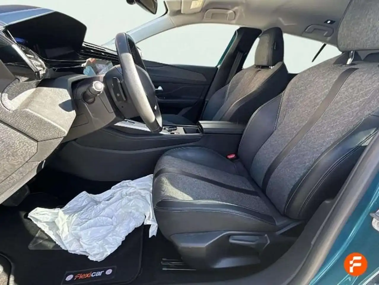 Peugeot 408 PureTech 130 Allure EAT8 — Vehicle gallery 22
