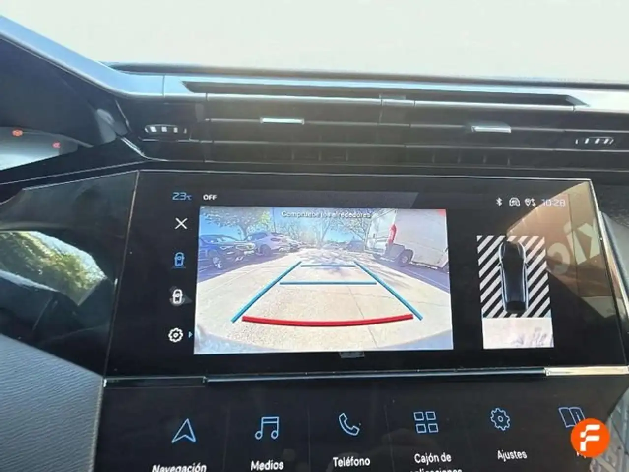 Peugeot 408 PureTech 130 Allure EAT8 — Vehicle gallery 17
