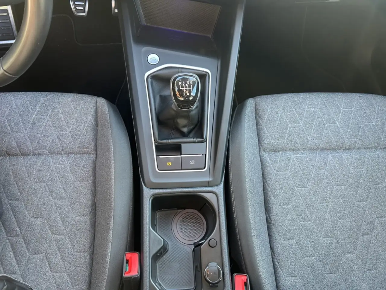 Volkswagen Golf VIII LED,ACC,Climatronic,App-Connect,Tempomat,PDC — Galerie du véhicule 13