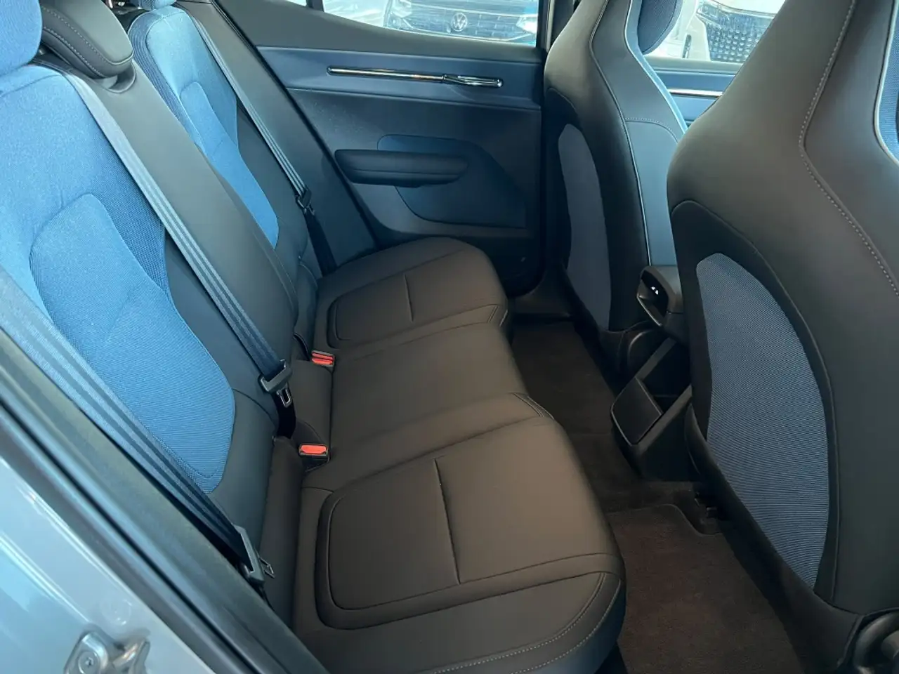 Volvo EX30 Single Core RWD — معرض صور السيارة 39