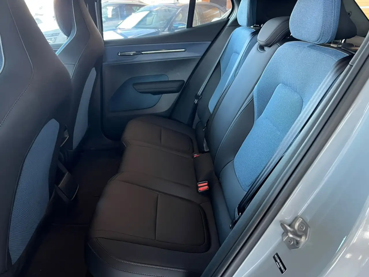 Volvo EX30 Single Core RWD — معرض صور السيارة 25
