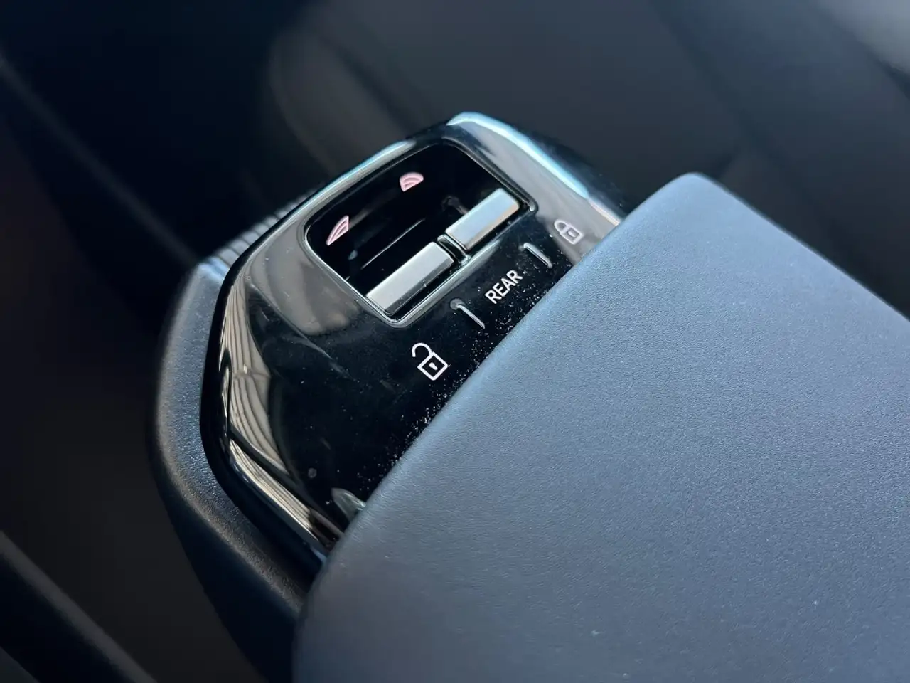 Volvo EX30 Single Core RWD — معرض صور السيارة 32