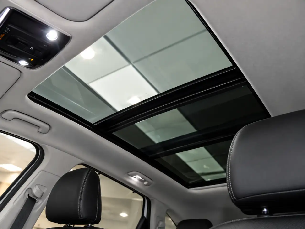 Kia Sorento Todoterreno Automático de 5 Puertas — معرض صور السيارة 14