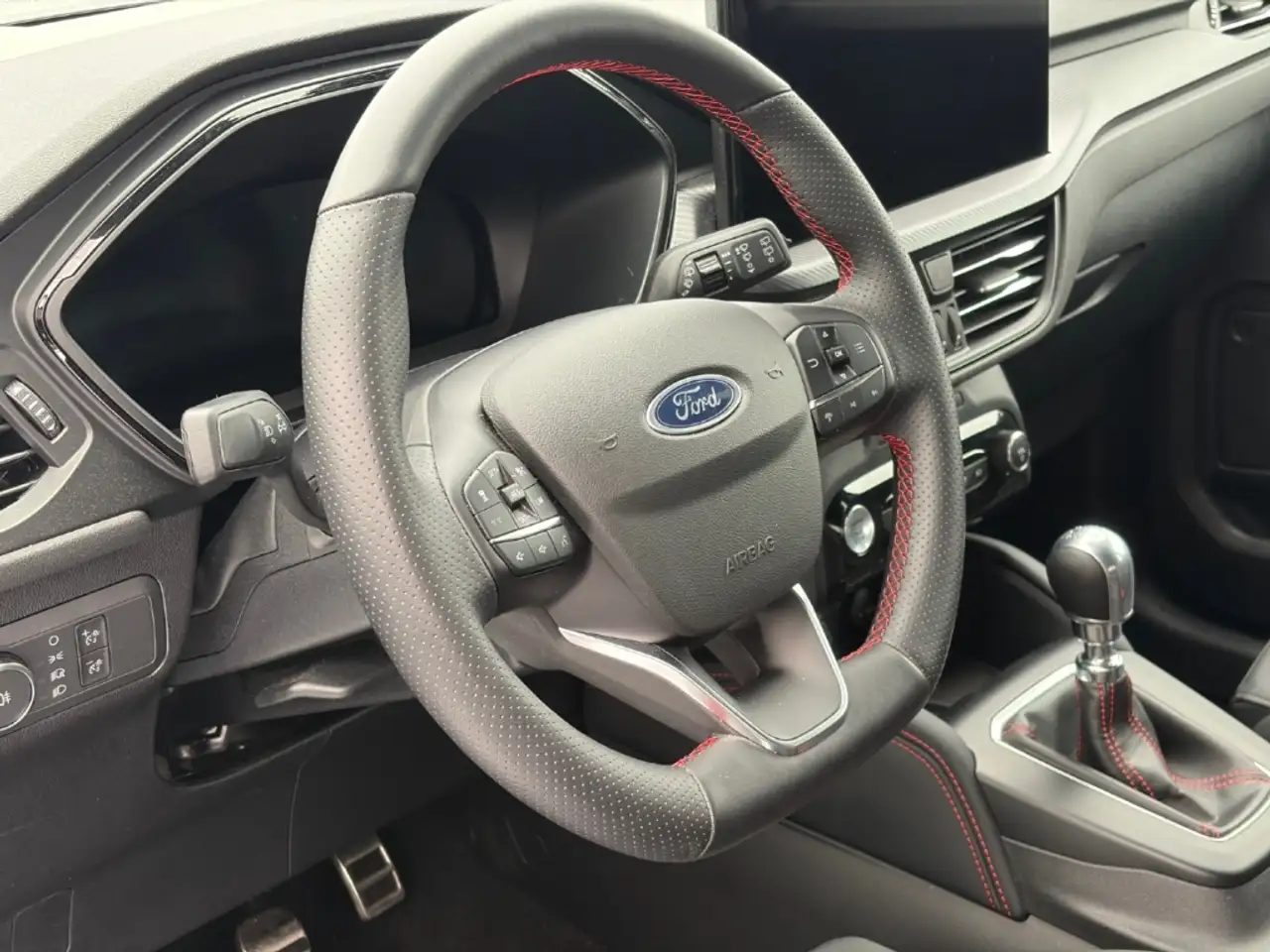 Ford Kuga 1.5 EcoBoost ST-Line X AHK Panoramadach — Galería del vehículo 8