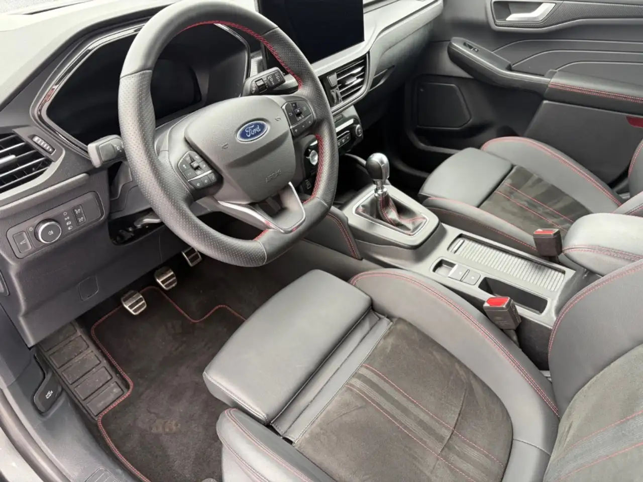 Ford Kuga 1.5 EcoBoost ST-Line X AHK Panoramadach — Galería del vehículo 7
