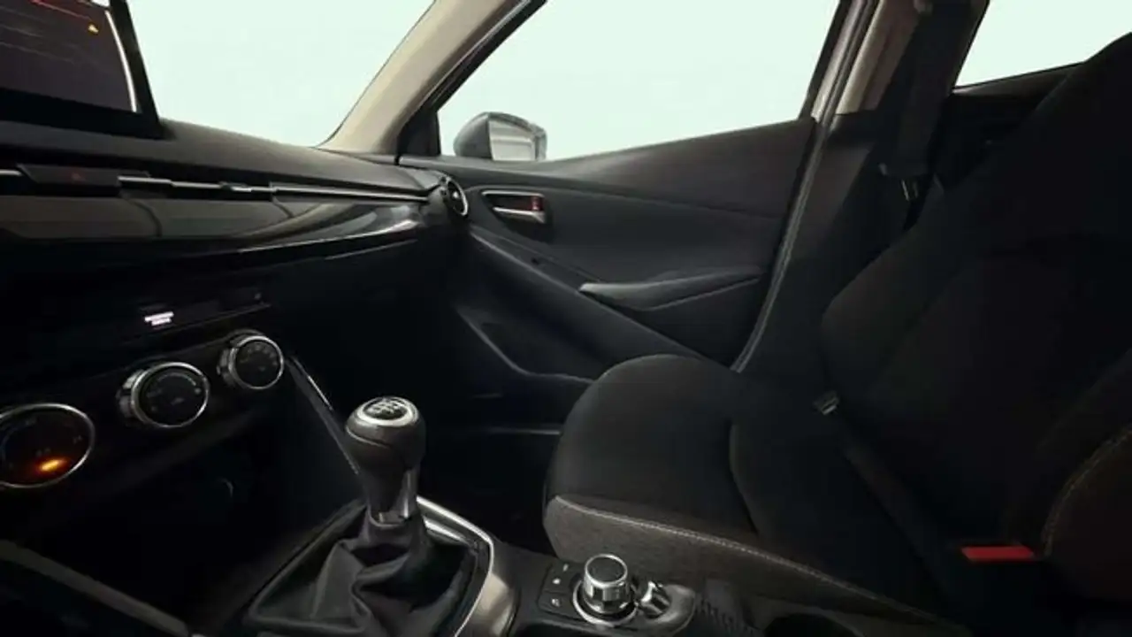 Mazda 2 1.5 e-Skyactiv G Center-Line 66kW — Galería del vehículo 13