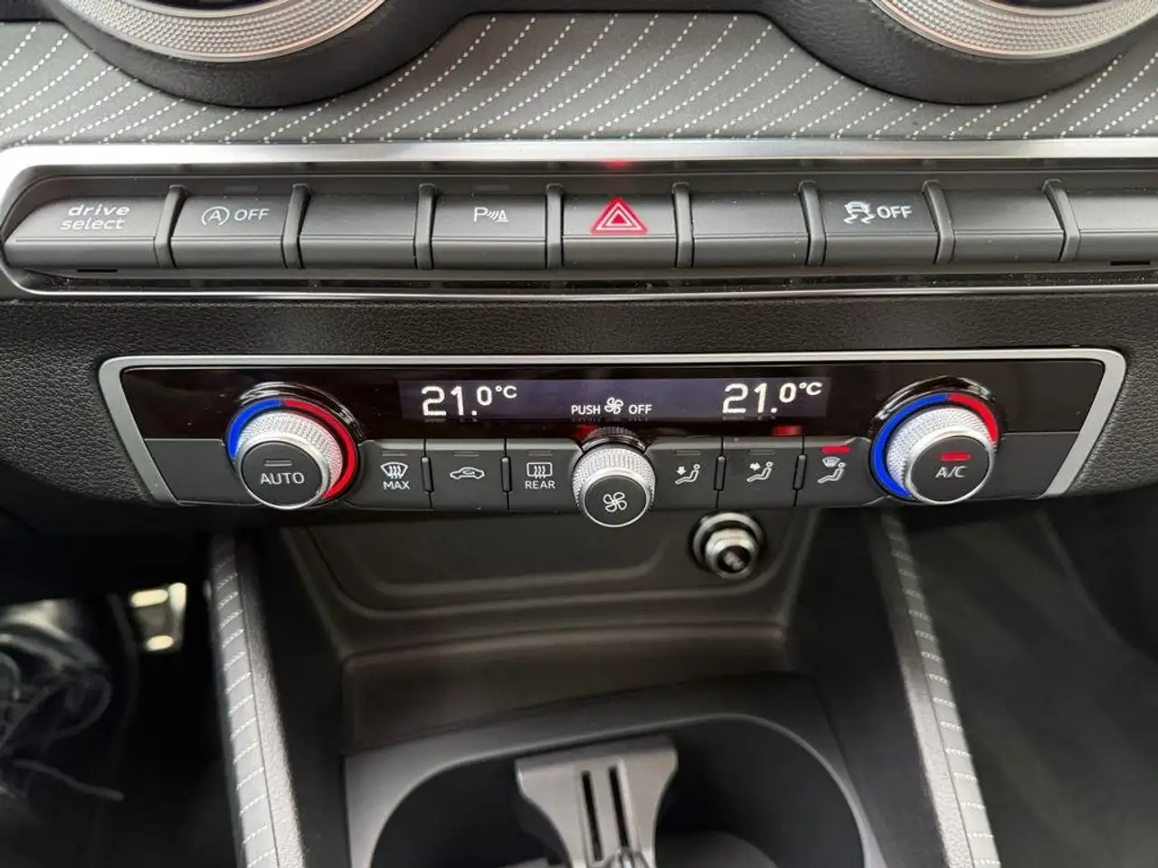 Audi Q2 35 TFSI Adrenalin Black edition S tronic 110kW — Vehicle gallery 18
