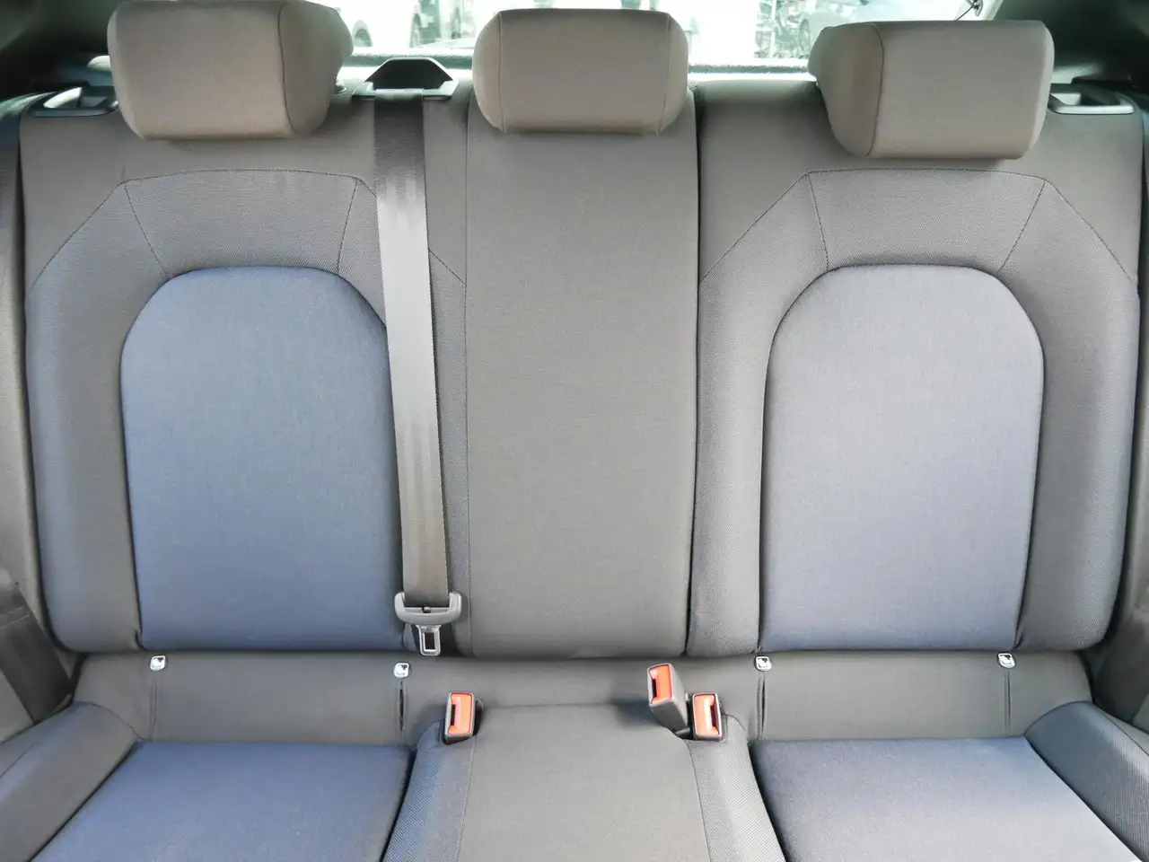 SEAT Ibiza FR-Line 1.0 TSI 7-Gang DSG LED+FULL LINK — Galerie du véhicule 19