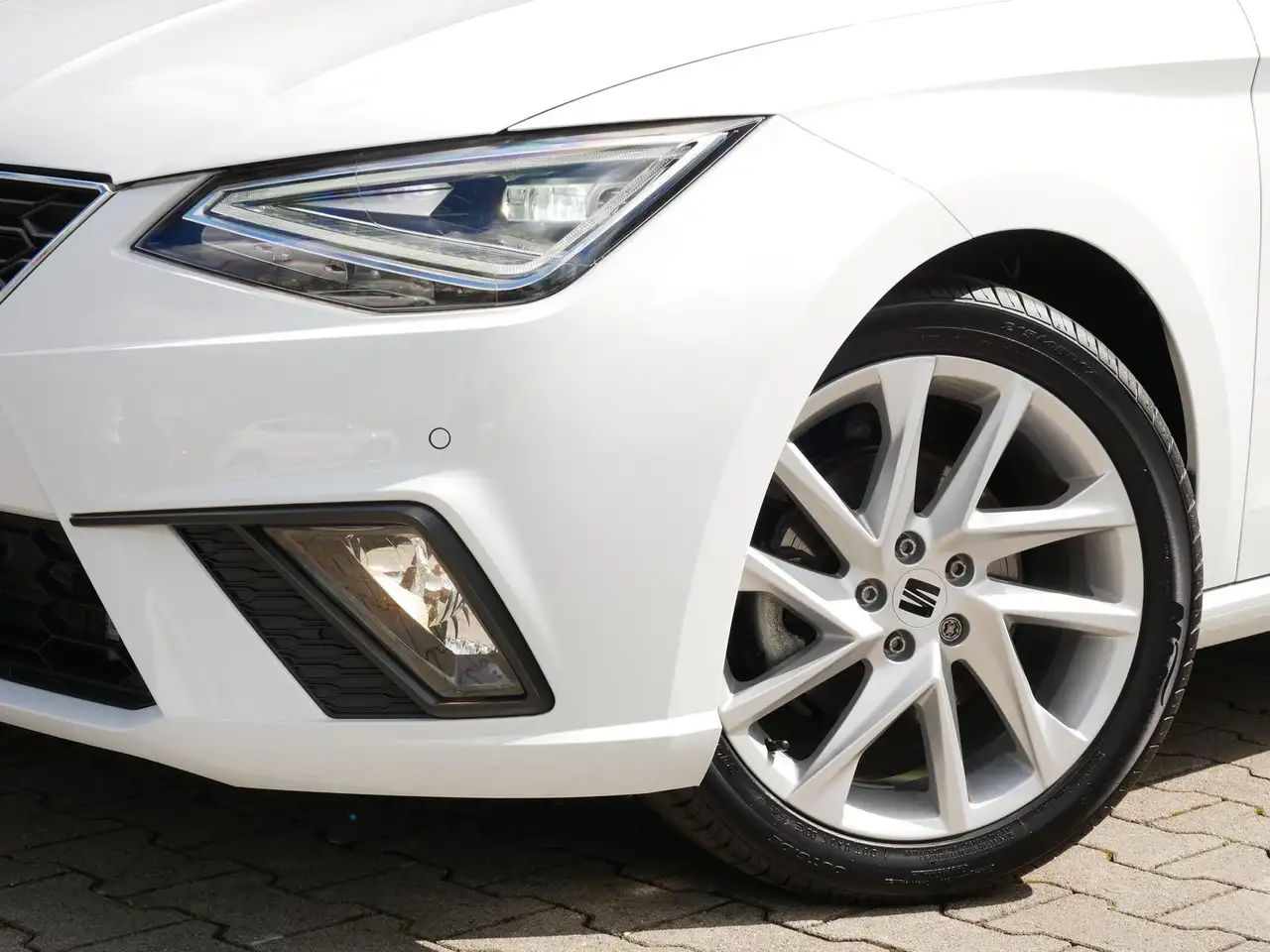 SEAT Ibiza FR-Line 1.0 TSI 7-Gang DSG LED+FULL LINK — Galerie du véhicule 3