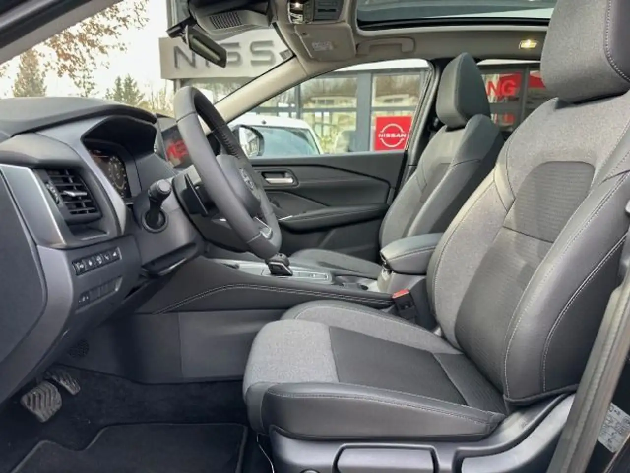 Nissan Qashqai 1,3DIG-T N-Connecta Automatik Panoramada — Vehicle gallery 10