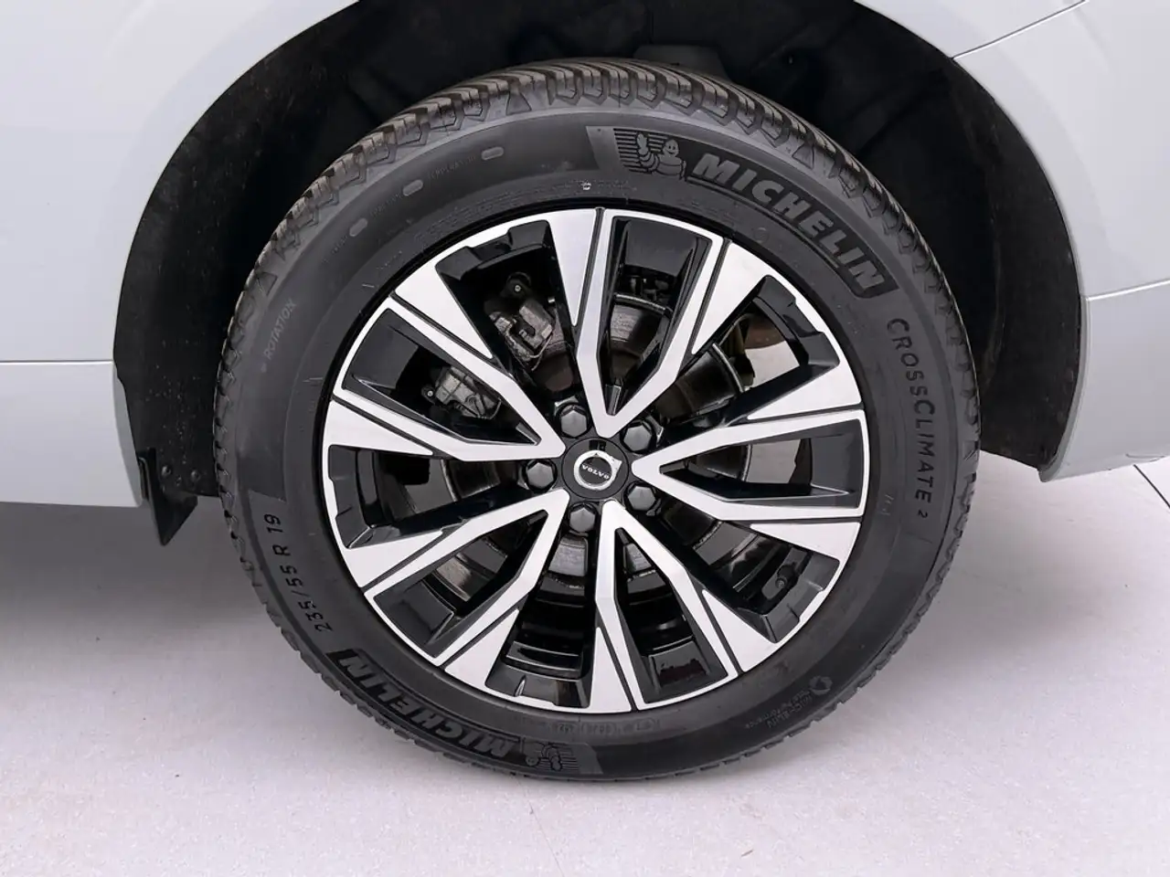Volvo XC60 B5 AWD Plus Dark *Ganzjahres*ACC*BLIS*Voll-LED* — Vehicle gallery 16