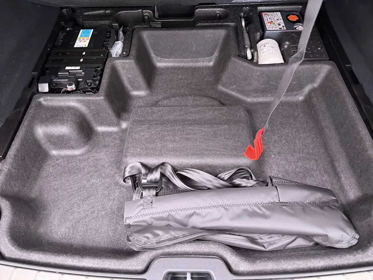 Volvo XC60 B5 AWD Plus Dark *Ganzjahres*ACC*BLIS*Voll-LED* — Vehicle gallery 18