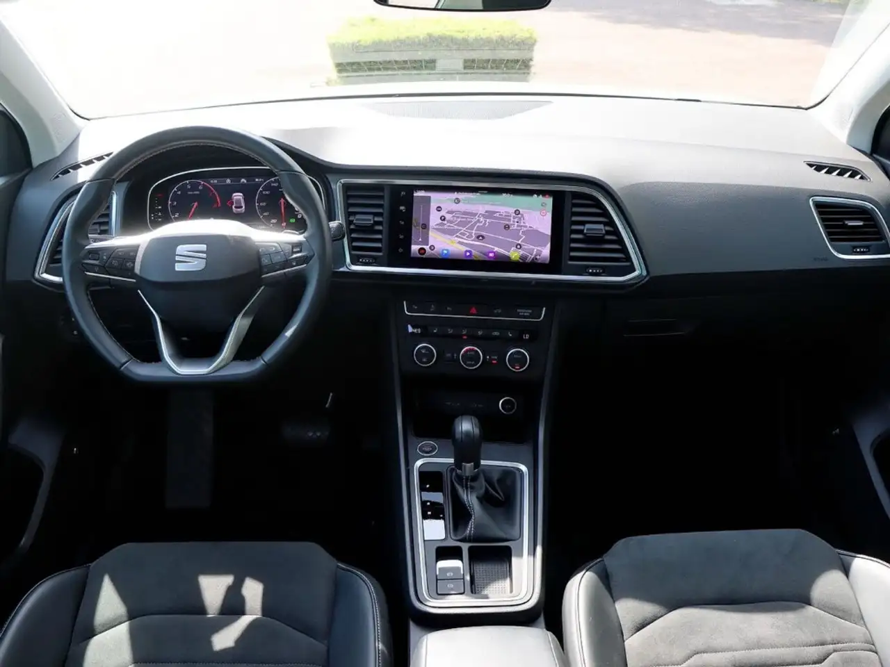 SEAT Ateca Style Edition 1.5 TSI ACT DSG LED/NAVI/ACC/RFK — Galería del vehículo 6