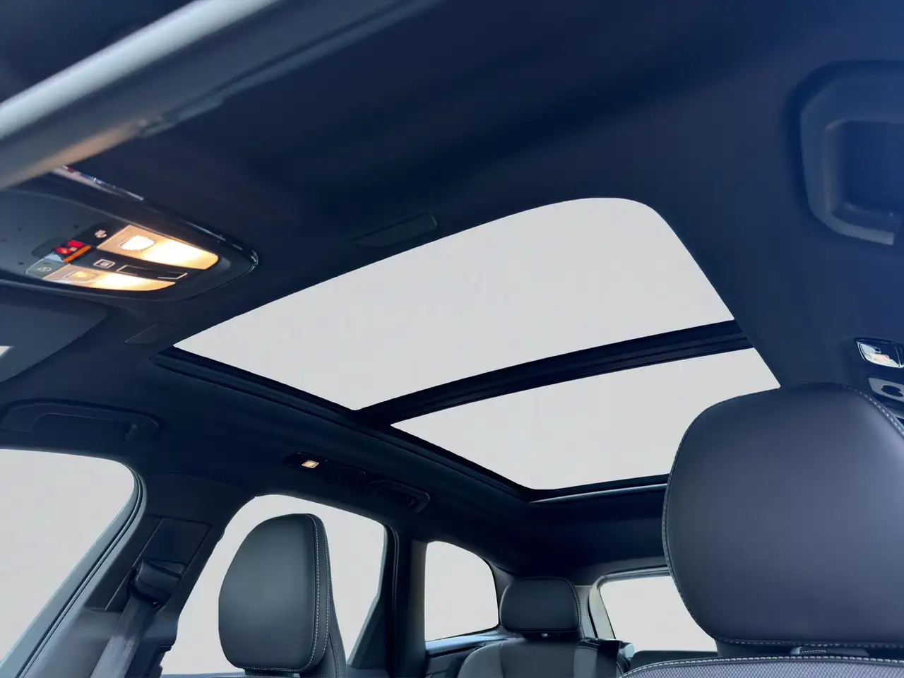 Volvo XC60 XC 60 T6 AWD Ultra Black Ed. Plug-In 21 Zoll — Vehicle gallery 21