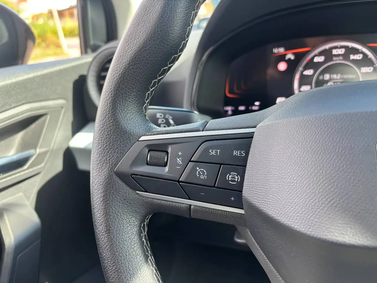 SEAT Arona Style Edition*DSG*AUT.*KAMERA*CARPLAY*TEMPOMAT*Si.Hz.*uvm — معرض صور السيارة 15