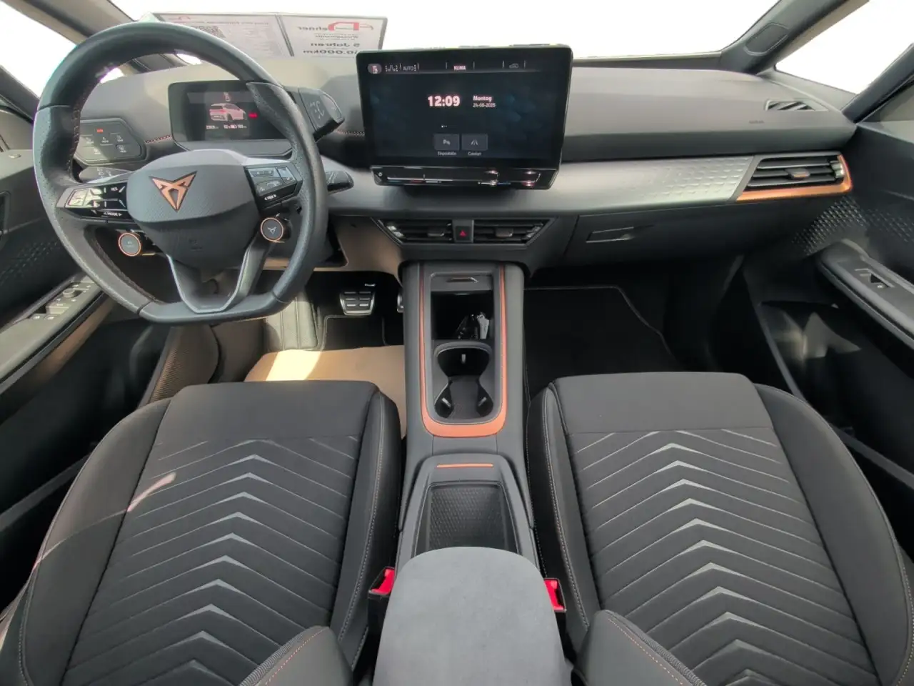 CUPRA Born 231PS/62kWh 5JGAR+SHZ+CARPLAY+LED+PDC+KESSY Klima — معرض صور السيارة 14