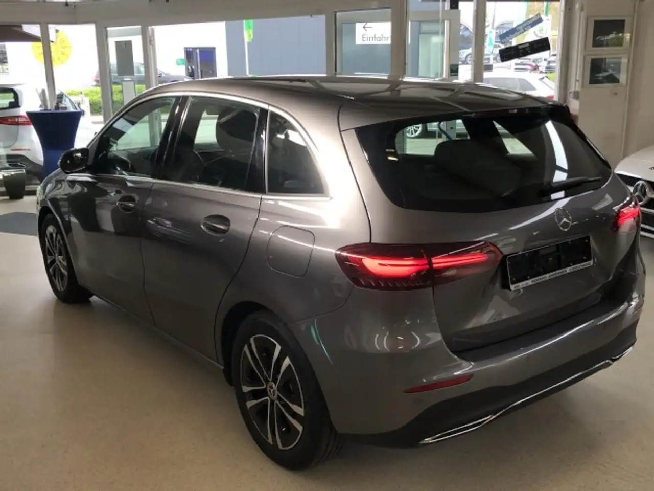 Mercedes-Benz B 200 Modelljahr2025+grauerHimmel+Progressive Line Advan — Vehicle gallery 25