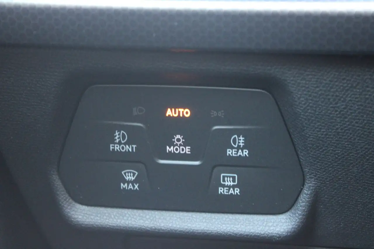 SEAT Leon Sportstourer Style 1.5 eTSI DSG+SHZ+PDC+LED — معرض صور السيارة 7