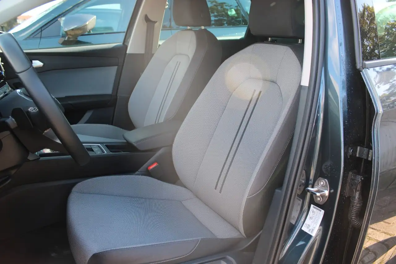 SEAT Leon Sportstourer Style 1.5 eTSI DSG+SHZ+PDC+LED — معرض صور السيارة 17