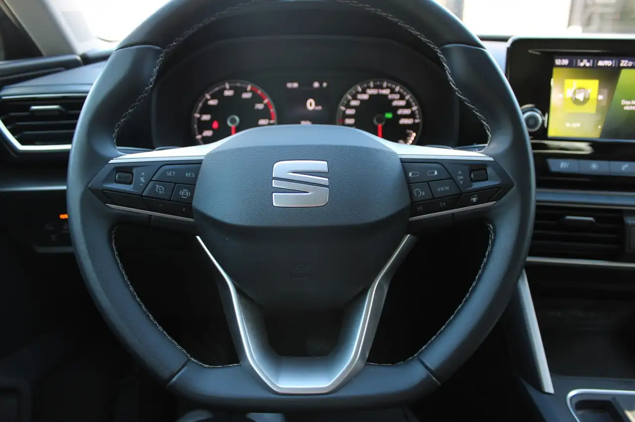 SEAT Leon Sportstourer Style 1.5 eTSI DSG+SHZ+PDC+LED — معرض صور السيارة 9