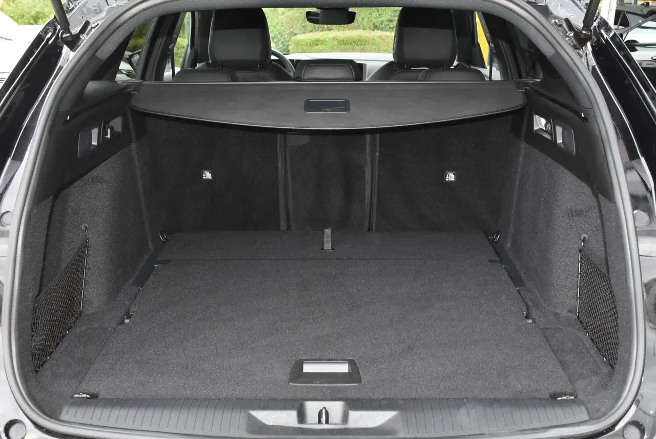 Opel Astra L Sports Tourer GS * AHK * Matrix * — معرض صور السيارة 10