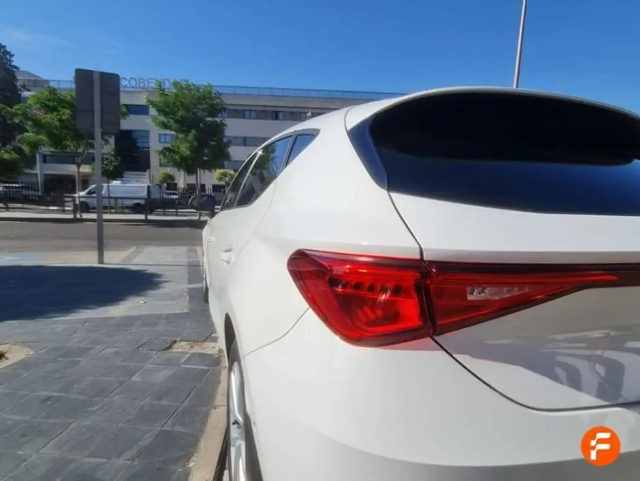 SEAT Leon 2.0TDI S&S Style XS 115 — معرض صور السيارة 10