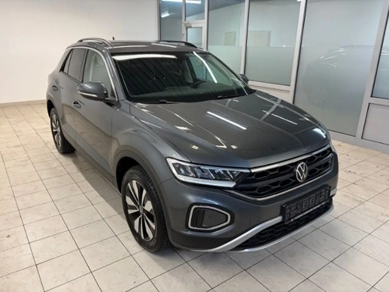 Volkswagen T-Roc Move — Vehicle gallery 4