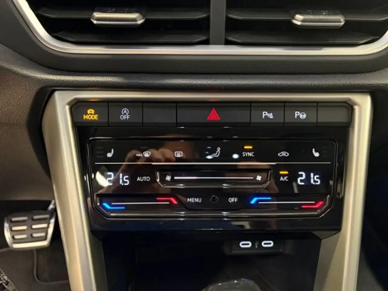 Volkswagen T-Roc Move — Vehicle gallery 15