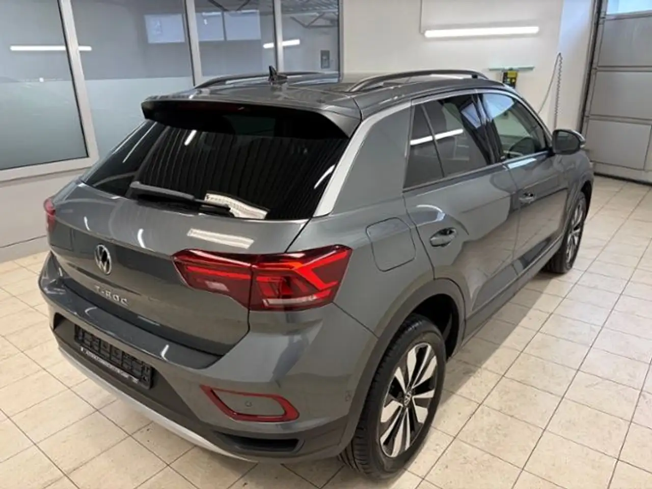 Volkswagen T-Roc Move — Vehicle gallery 8
