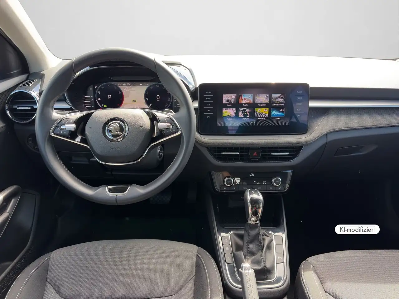 Skoda Fabia AMBITION 1.5 TSI DSG NAVI RFK APP SHZ LED — Galerie du véhicule 3