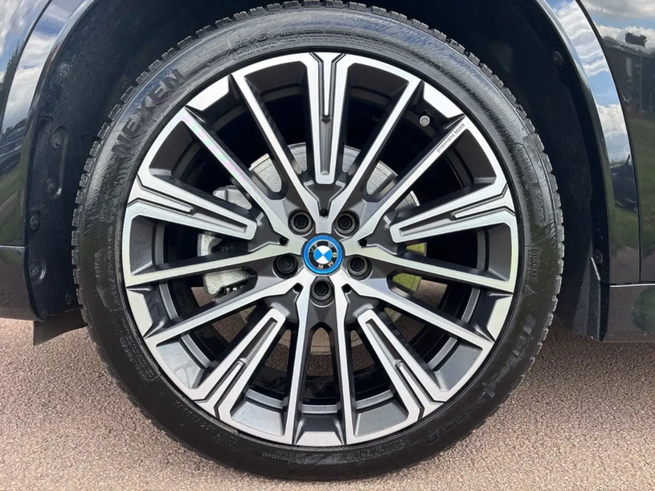 BMW iX1 xDrive30 MSport+AHK+HUD+KAMERA+ACC+ADPT. LED+ — Galerie du véhicule 16