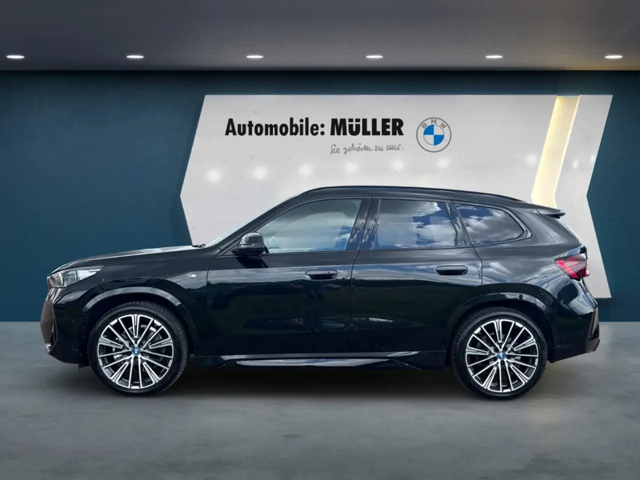 BMW iX1 xDrive30 MSport+AHK+HUD+KAMERA+ACC+ADPT. LED+ — Galerie du véhicule 6